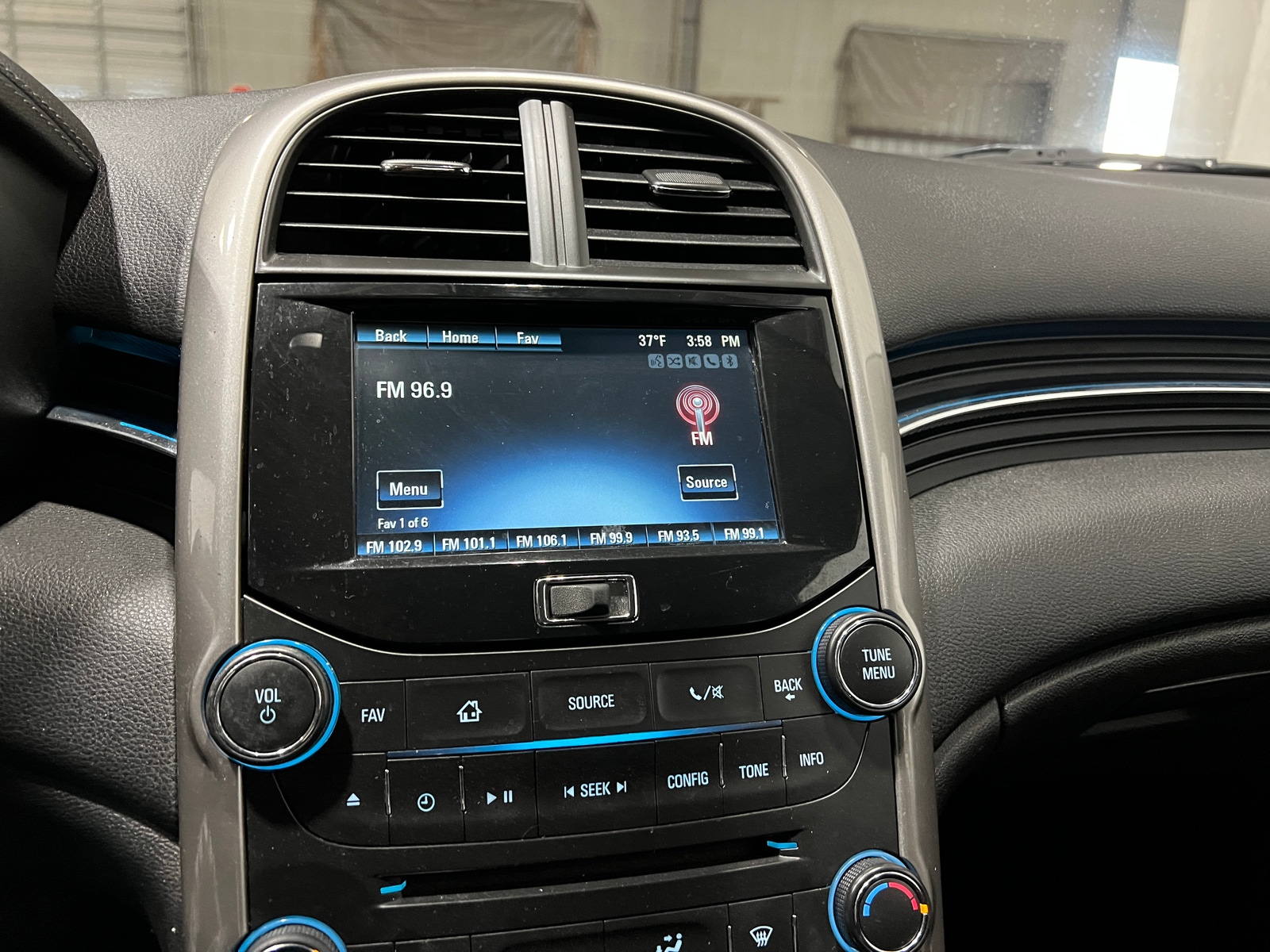 Thumbnail: 2015 Chevrolet Malibu - 4