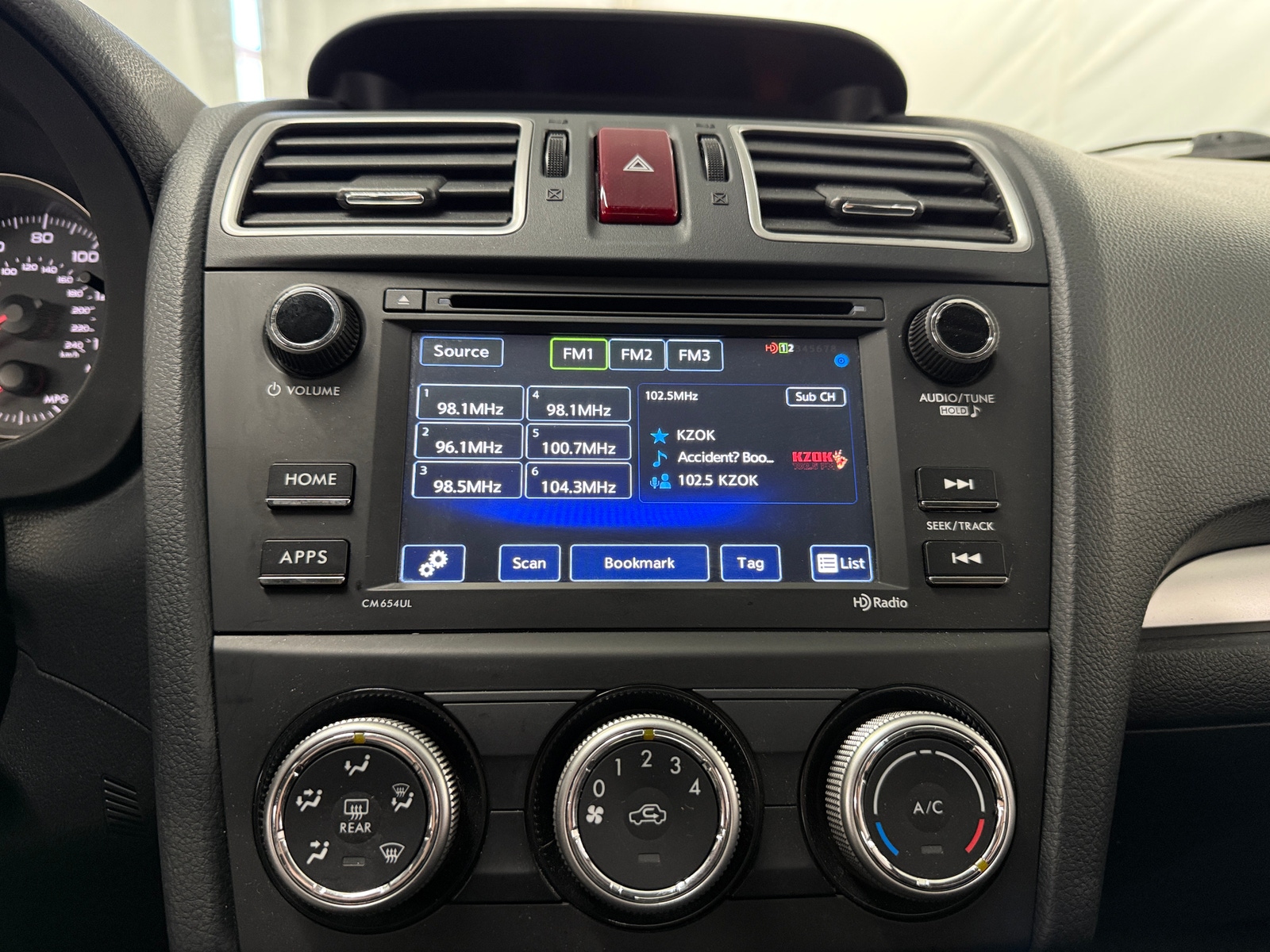 Thumbnail: 2015 Subaru Impreza - 4