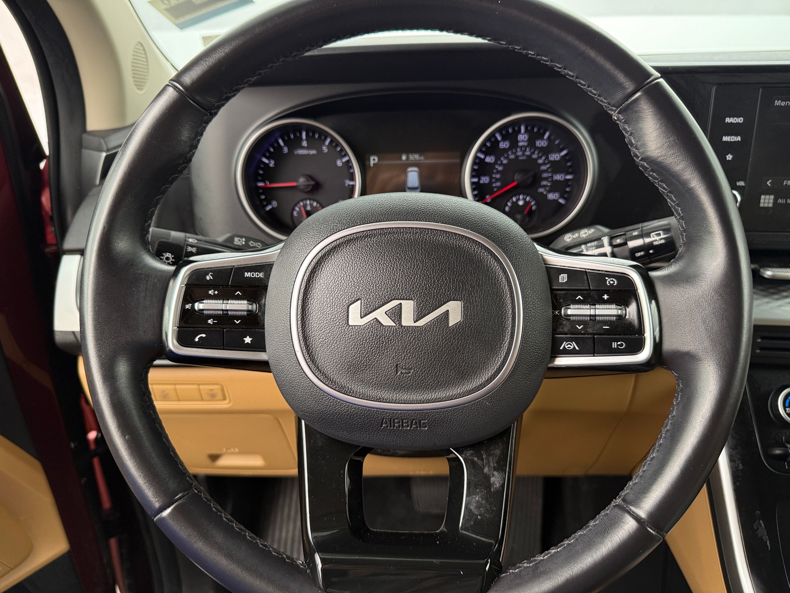 Thumbnail: 2023 Kia Carnival - 4