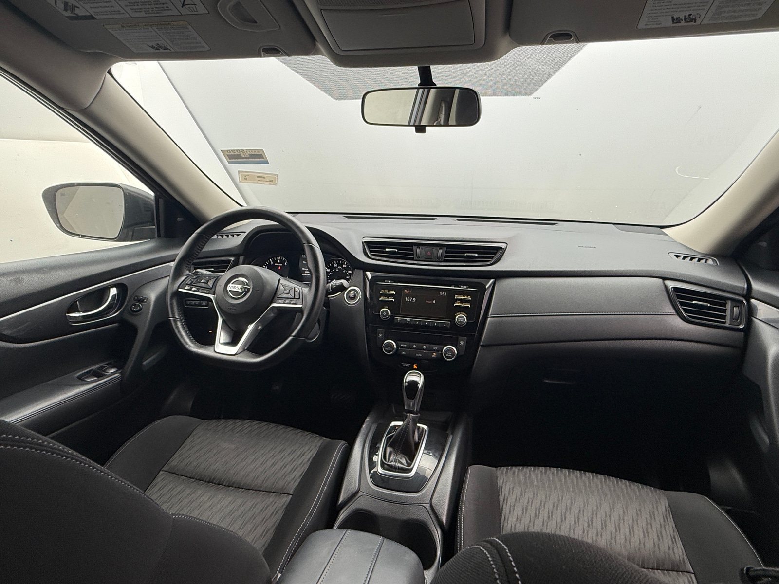 Thumbnail: 2017 Nissan Rogue - 3