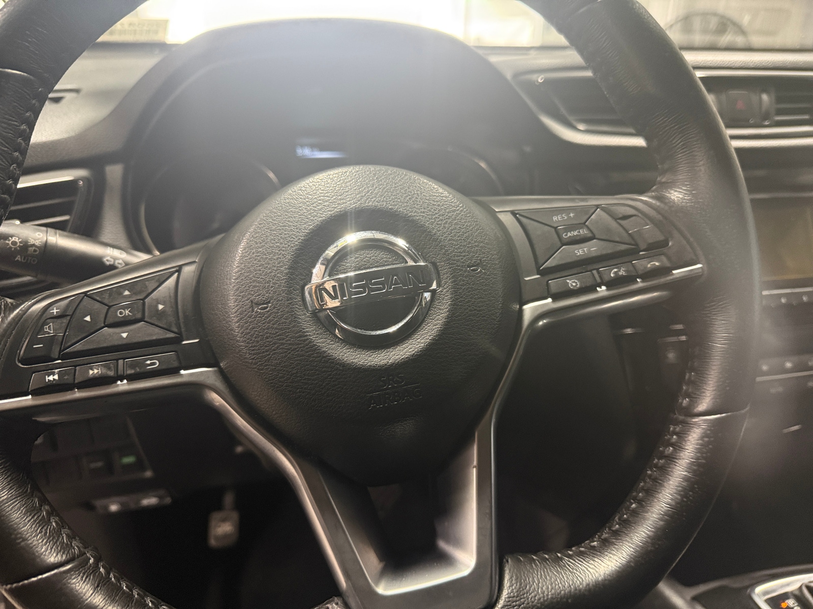 Thumbnail: 2017 Nissan Rogue - 5