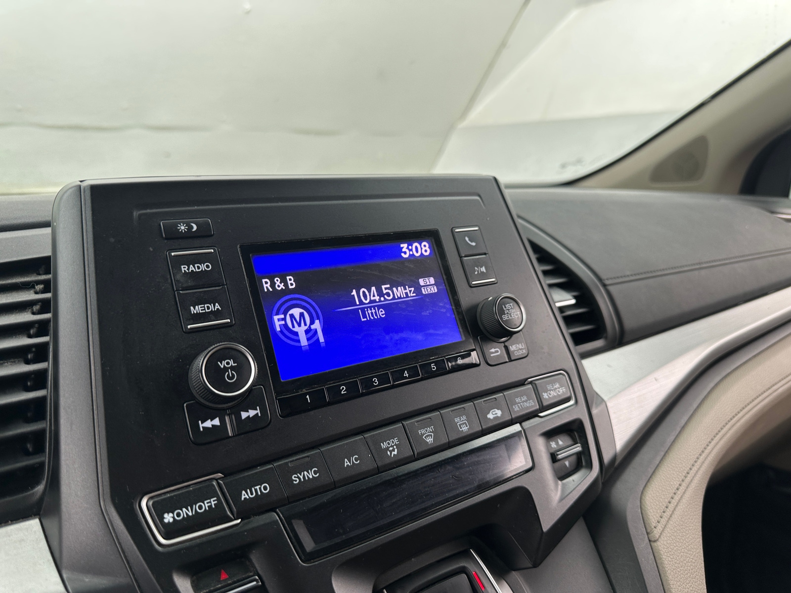 Thumbnail: 2018 Honda Odyssey - 4