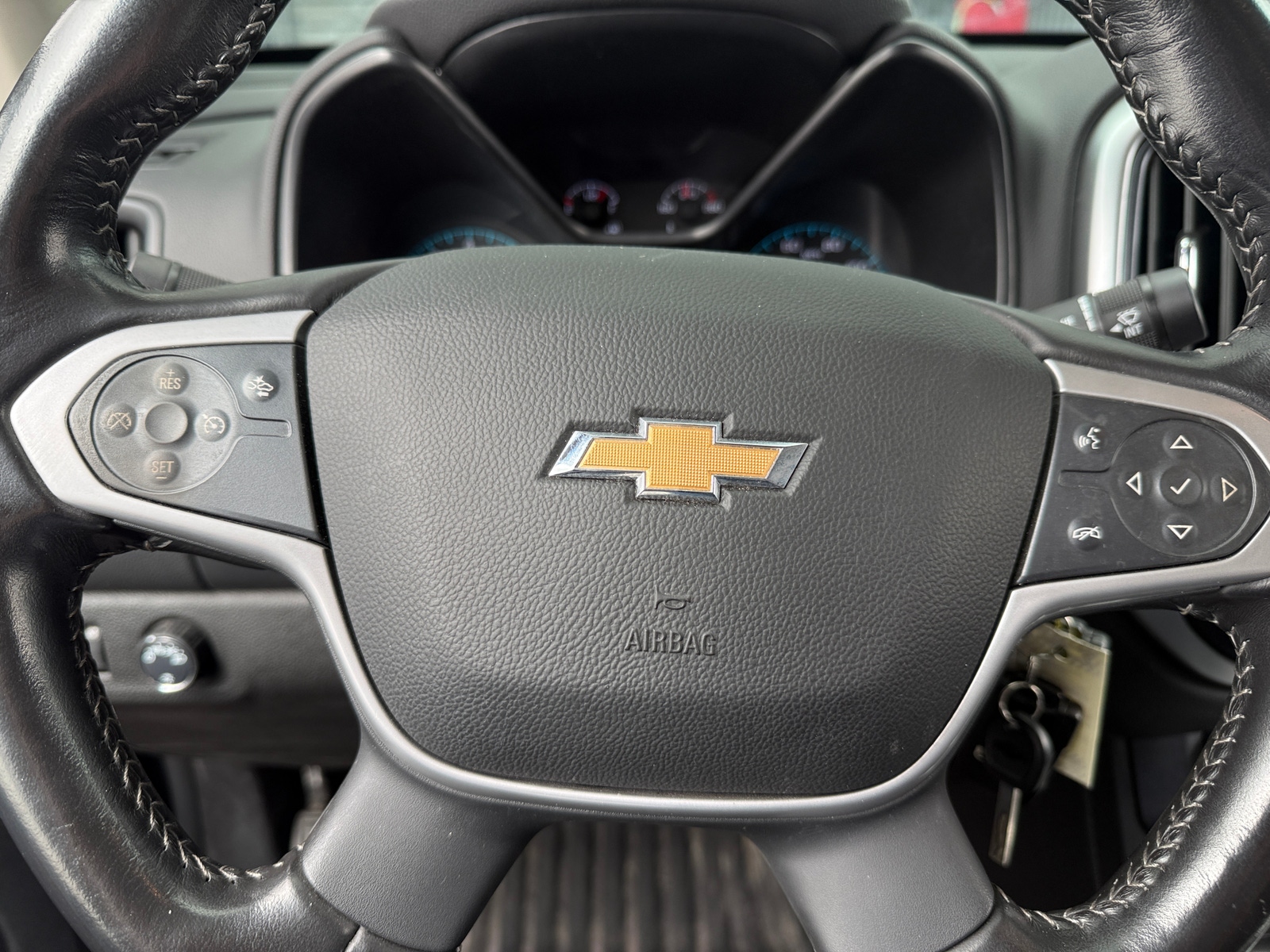 Thumbnail: 2022 Chevrolet Colorado - 5