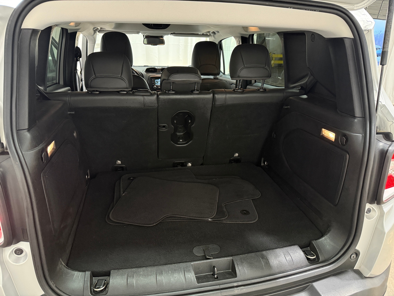 Thumbnail: 2015 Jeep Renegade - 6