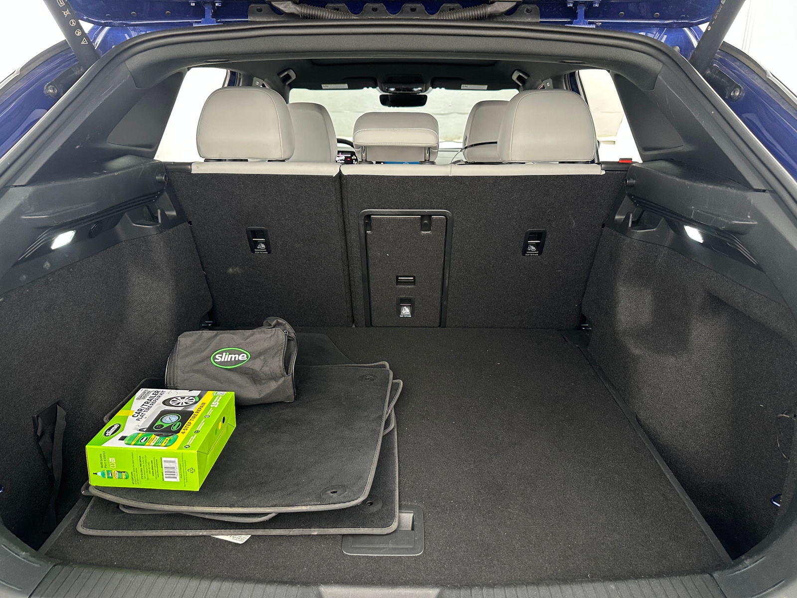 Thumbnail: 2022 Volkswagen ID.4 - 6