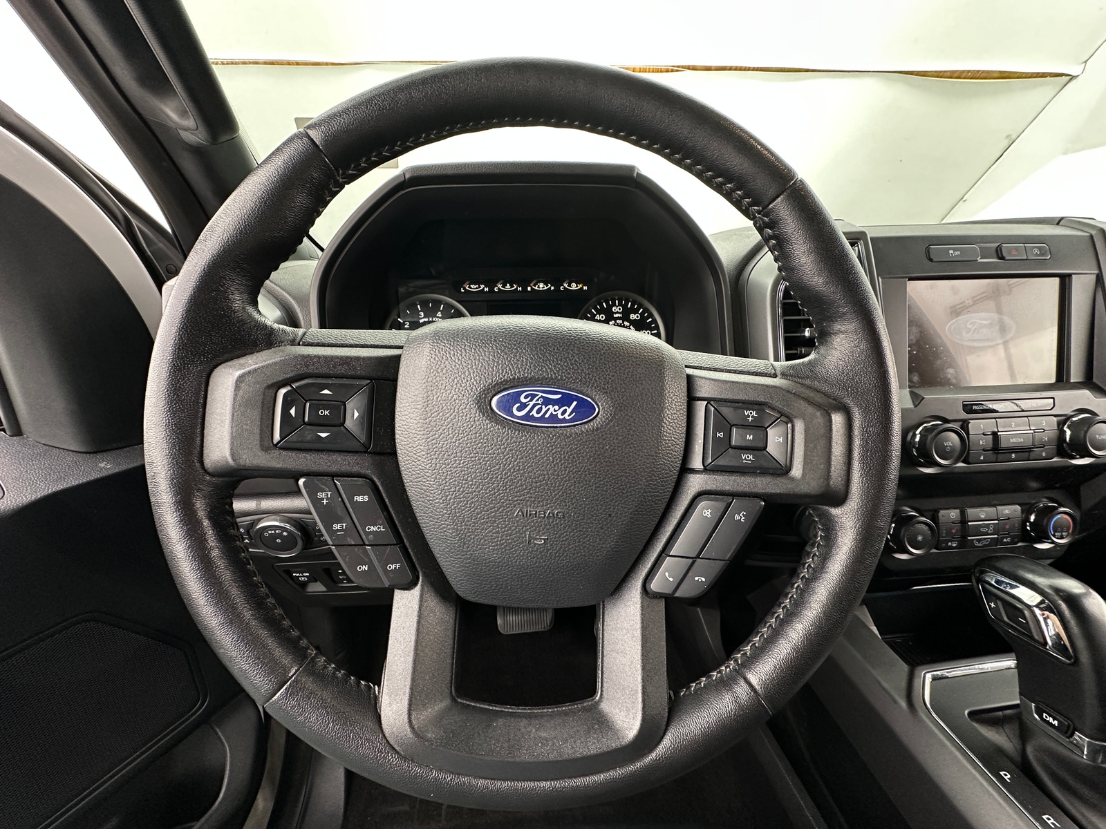 Thumbnail: 2019 Ford Econoline - 5