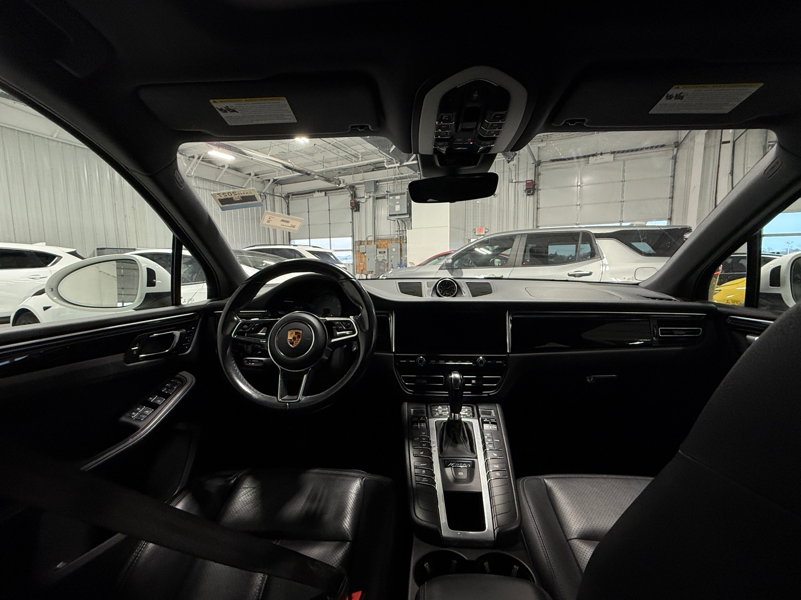 Thumbnail: 2020 Porsche Macan - 2