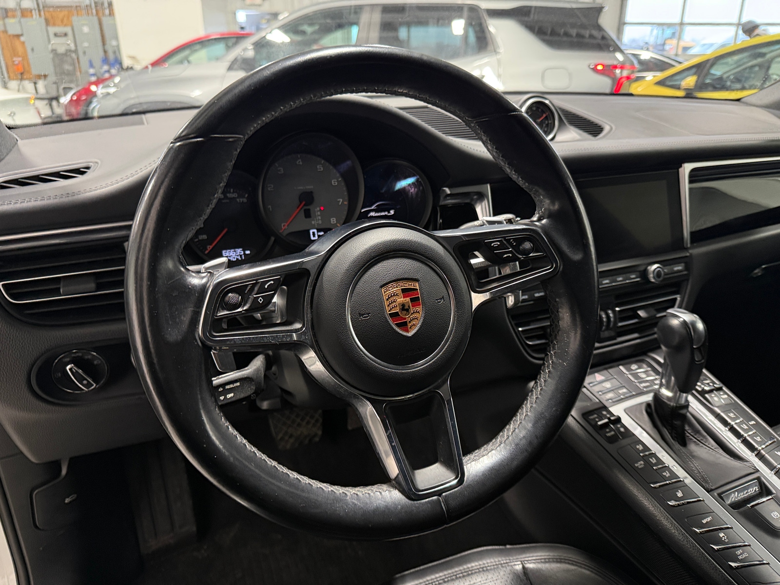 Thumbnail: 2020 Porsche Macan - 4