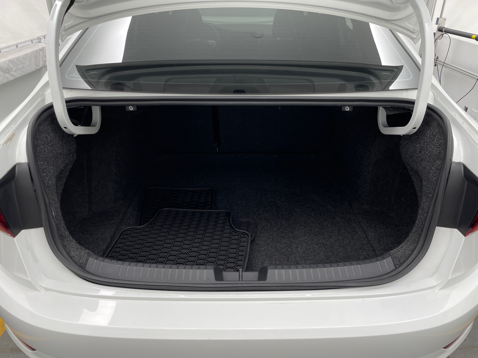 Thumbnail: 2019 Volkswagen Jetta - 7