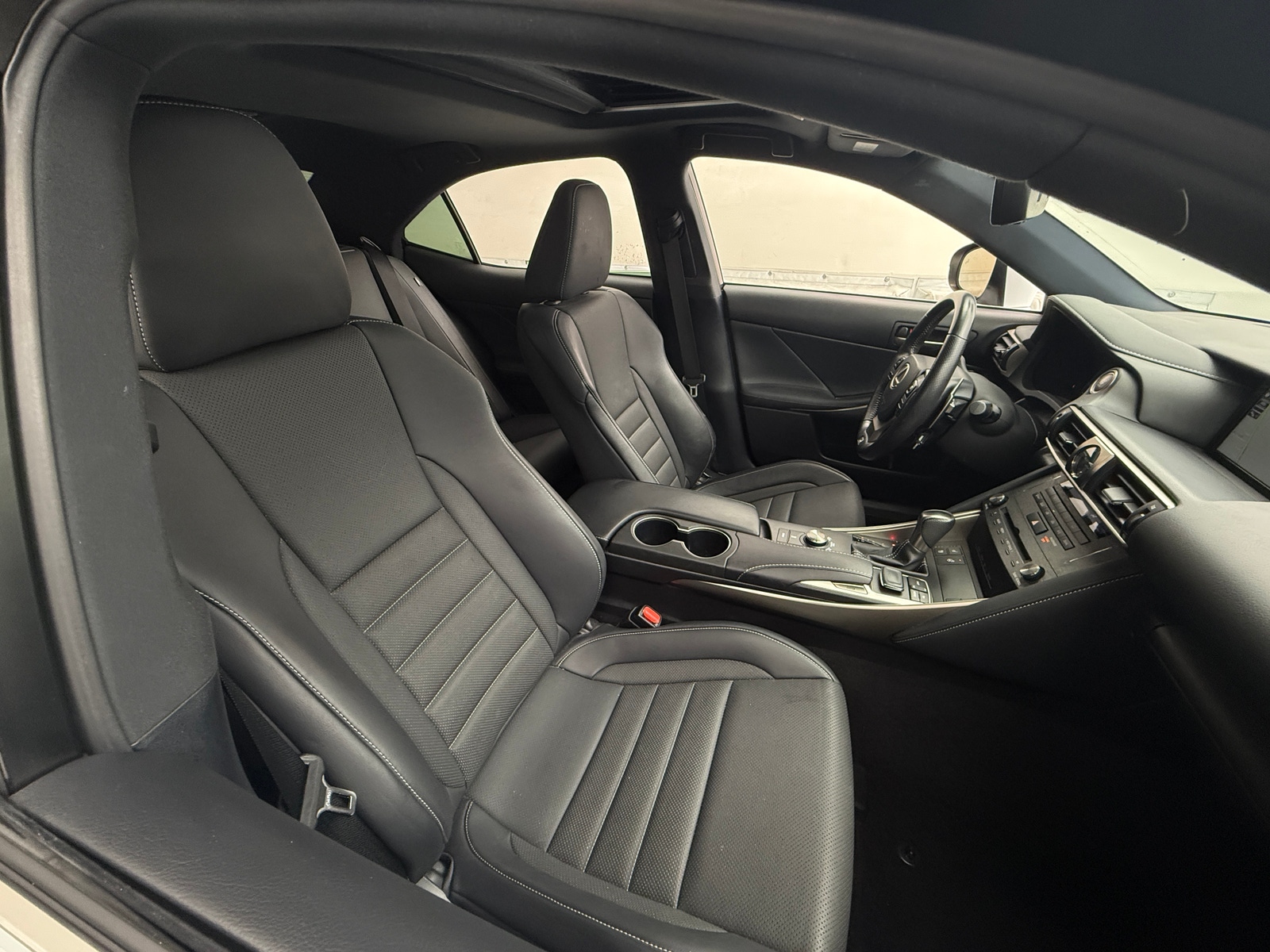 Thumbnail: 2019 Lexus IS - 2