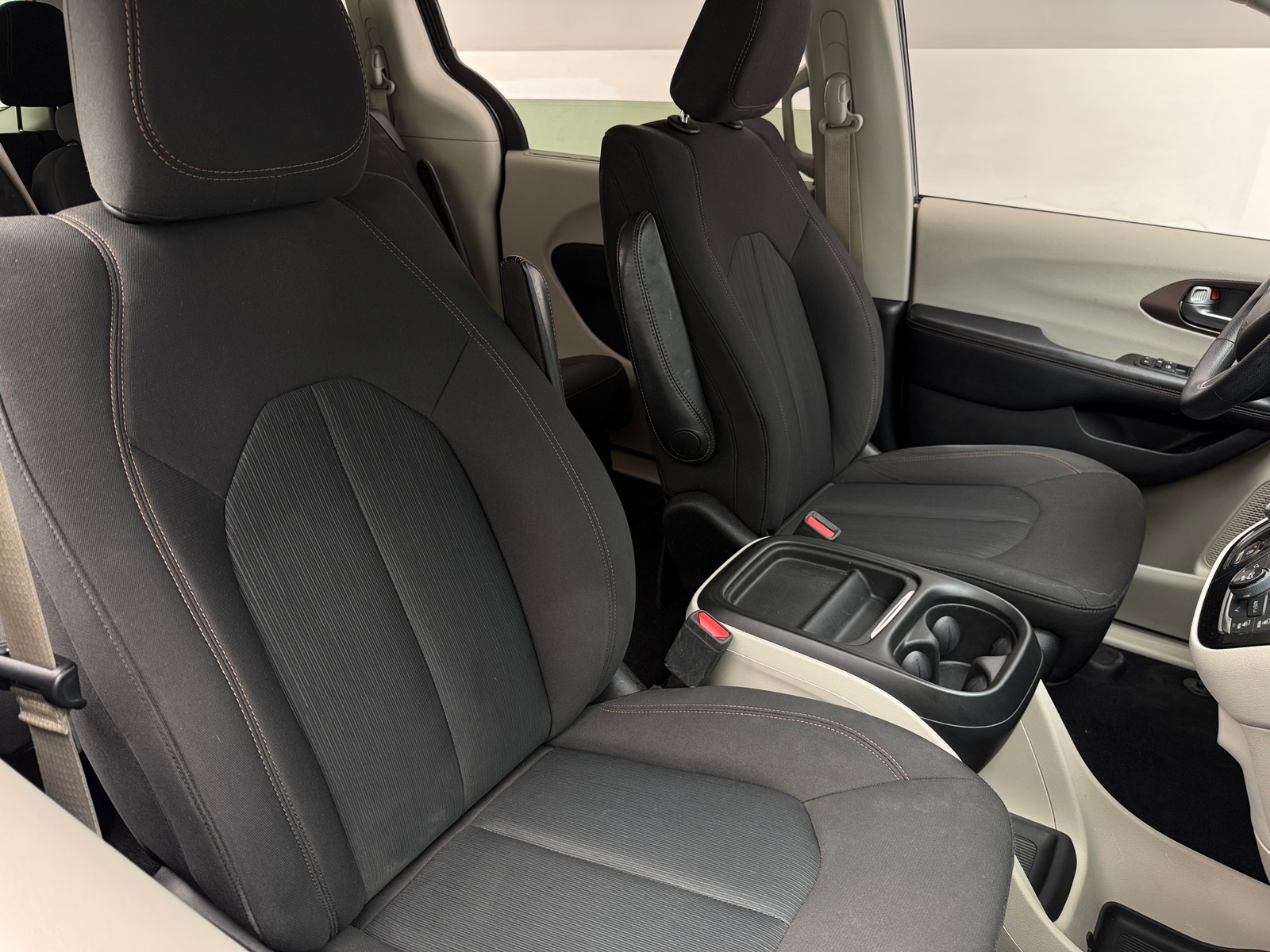 Thumbnail: 2019 Chrysler Pacifica - 2