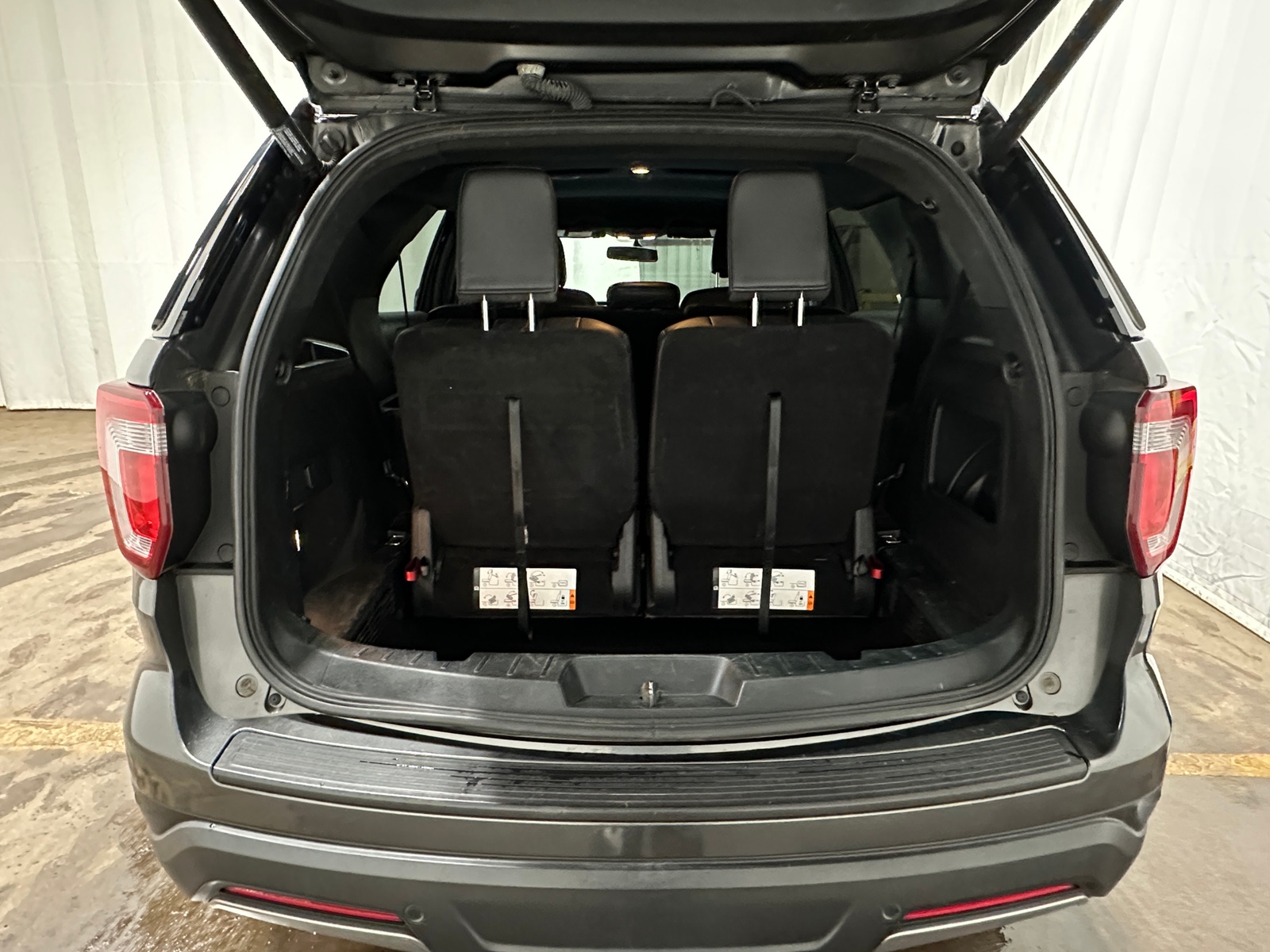 Thumbnail: 2019 Ford Explorer - 7