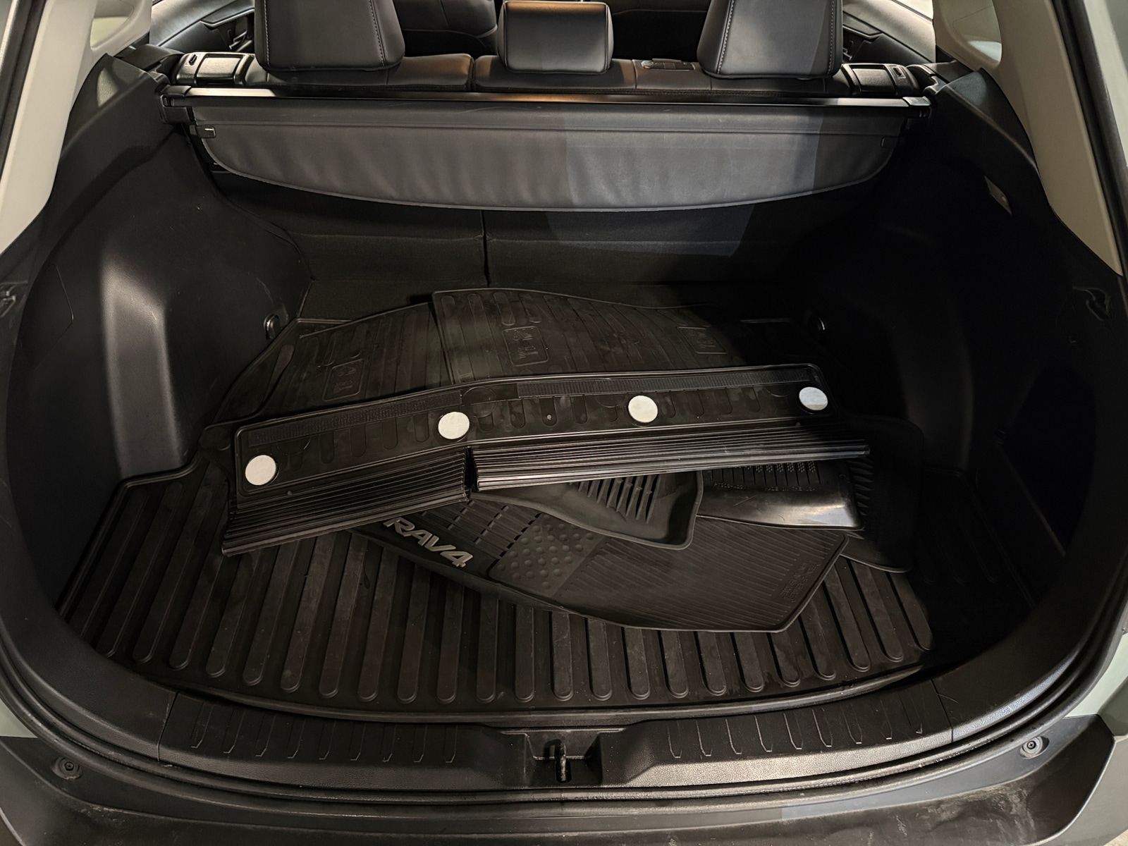 Thumbnail: 2019 Toyota RAV4 - 6