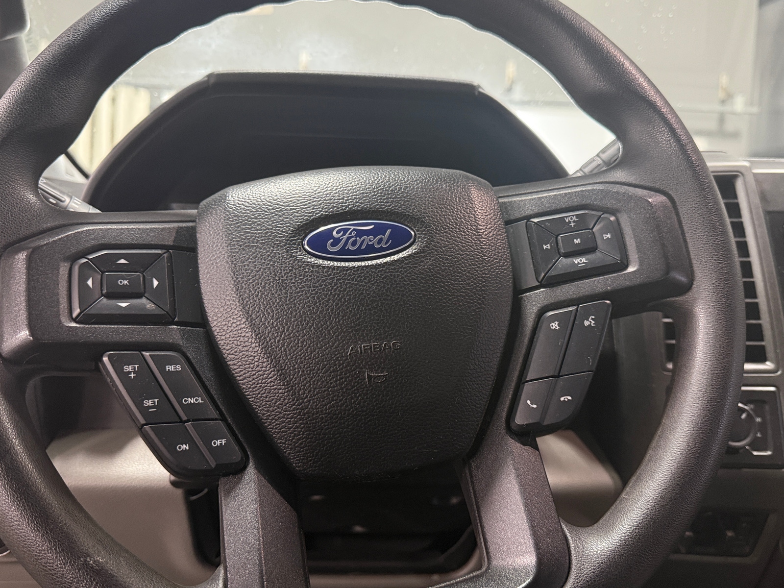 Thumbnail: 2018 Ford Econoline - 5