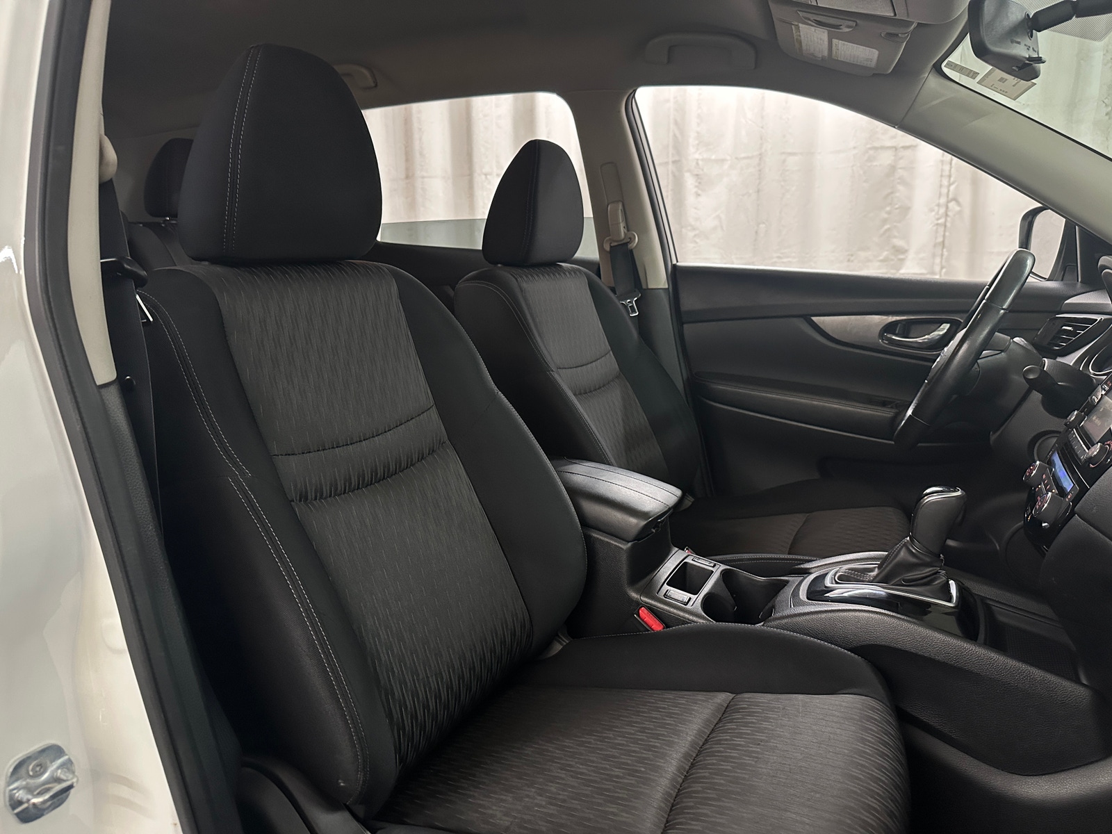 Thumbnail: 2017 Nissan Rogue - 2