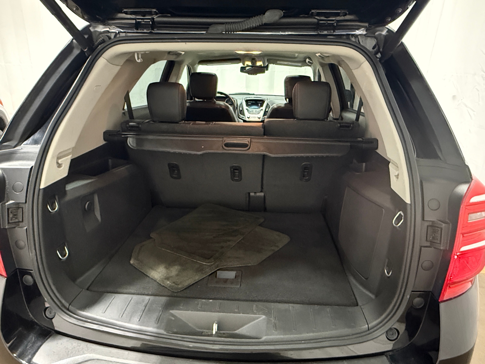 Thumbnail: 2017 Chevrolet Equinox - 6