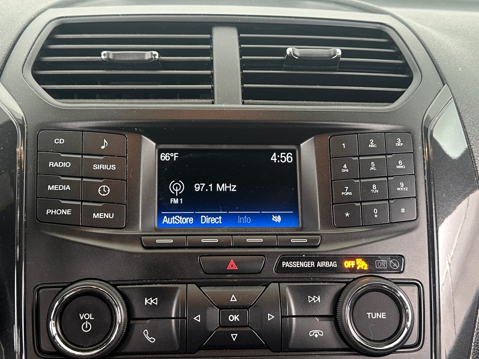 Thumbnail: 2017 Ford Explorer - 4