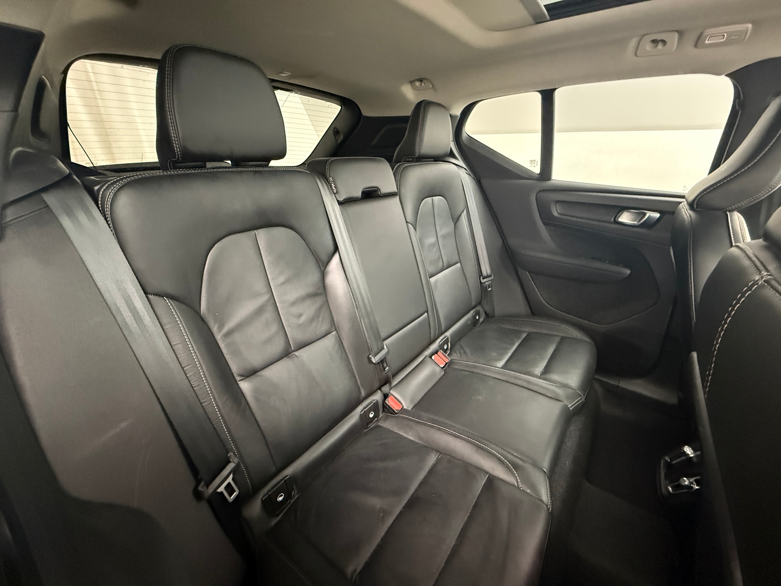 Thumbnail: 2023 Volvo XC40 - 5