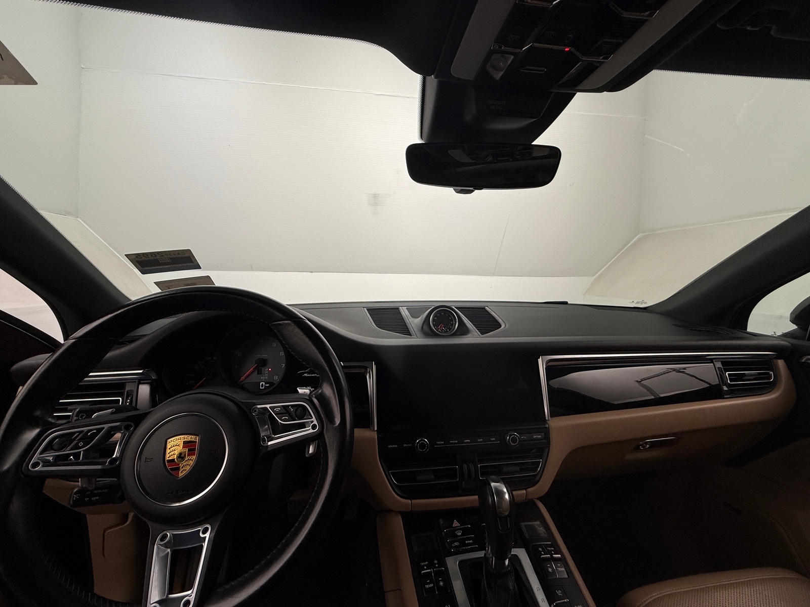 Thumbnail: 2021 Porsche Macan - 2