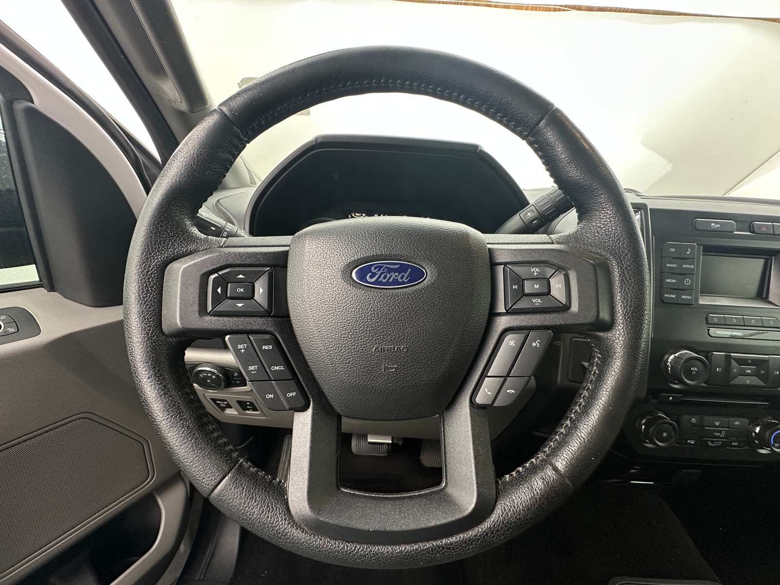 Thumbnail: 2016 Ford Econoline - 5