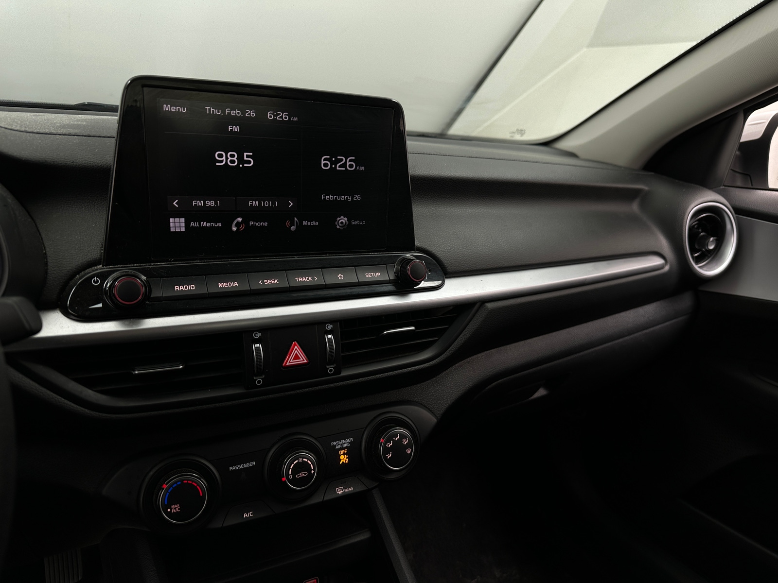 Thumbnail: 2024 Kia Forte - 4