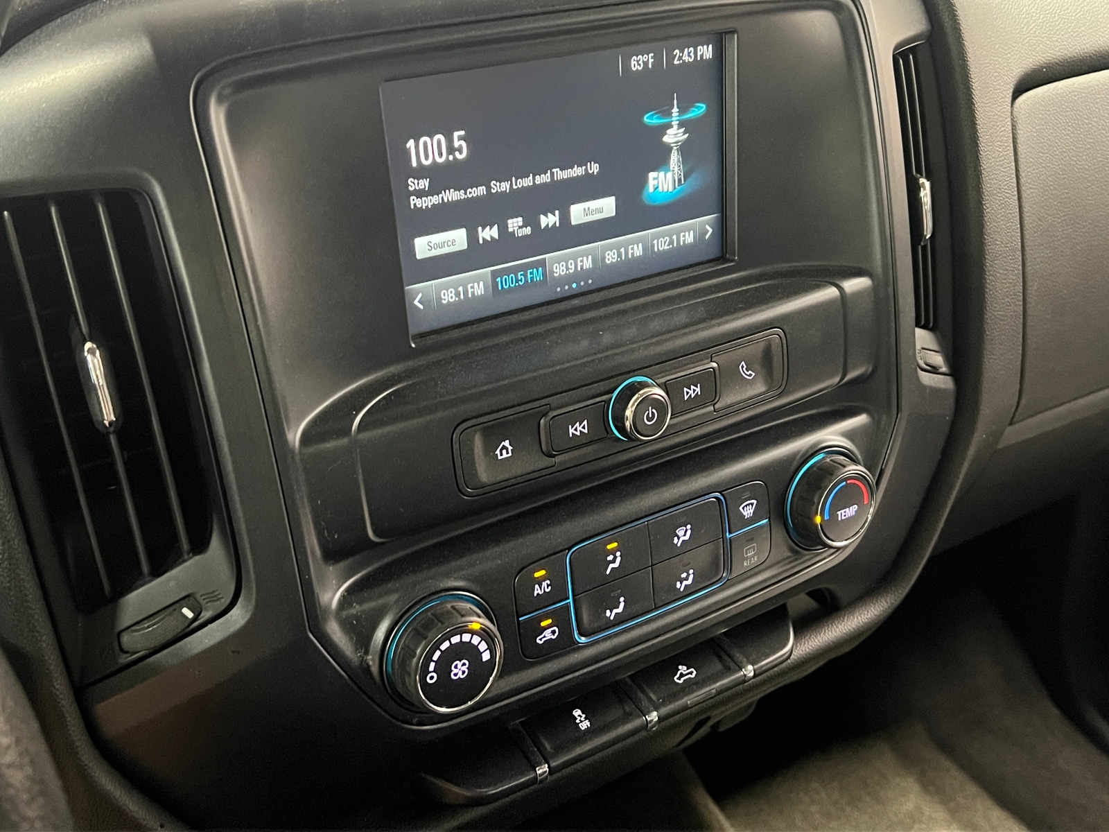 Thumbnail: 2018 Chevrolet Silverado 1500 - 4