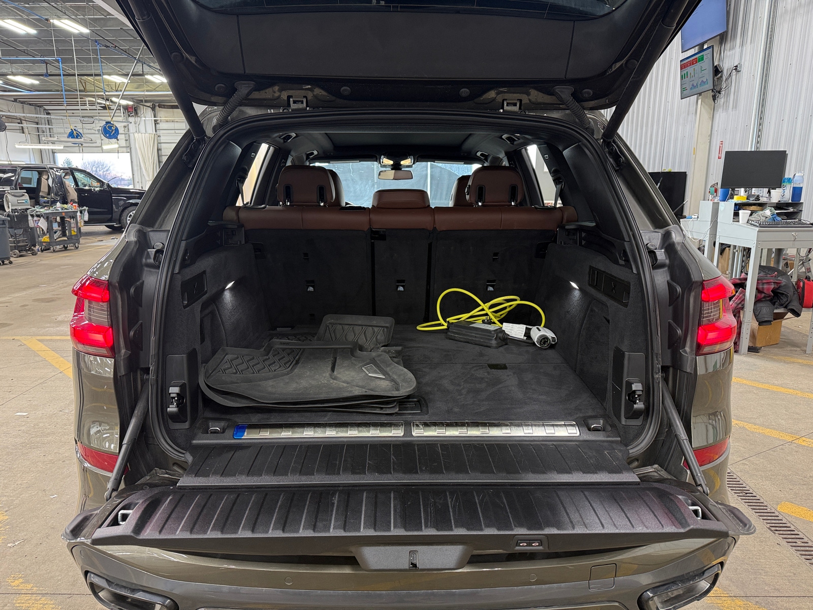 Thumbnail: 2023 BMW X5 - 6