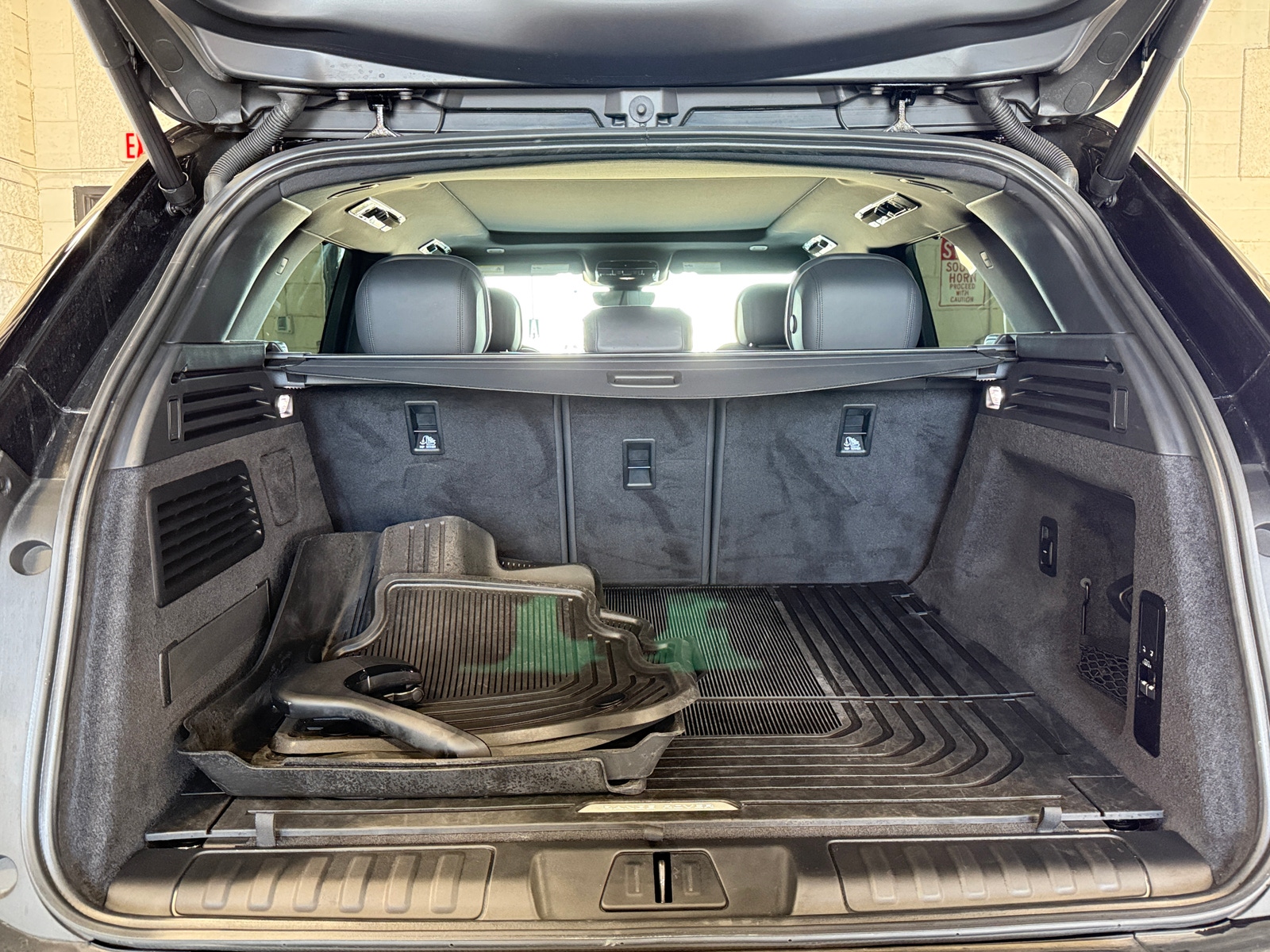 Thumbnail: 2024 Land Rover Range Rover Sport - 6