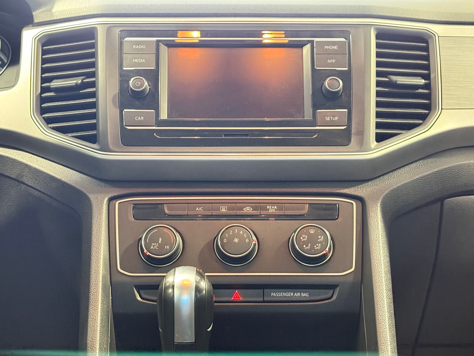 Thumbnail: 2018 Volkswagen Atlas - 4