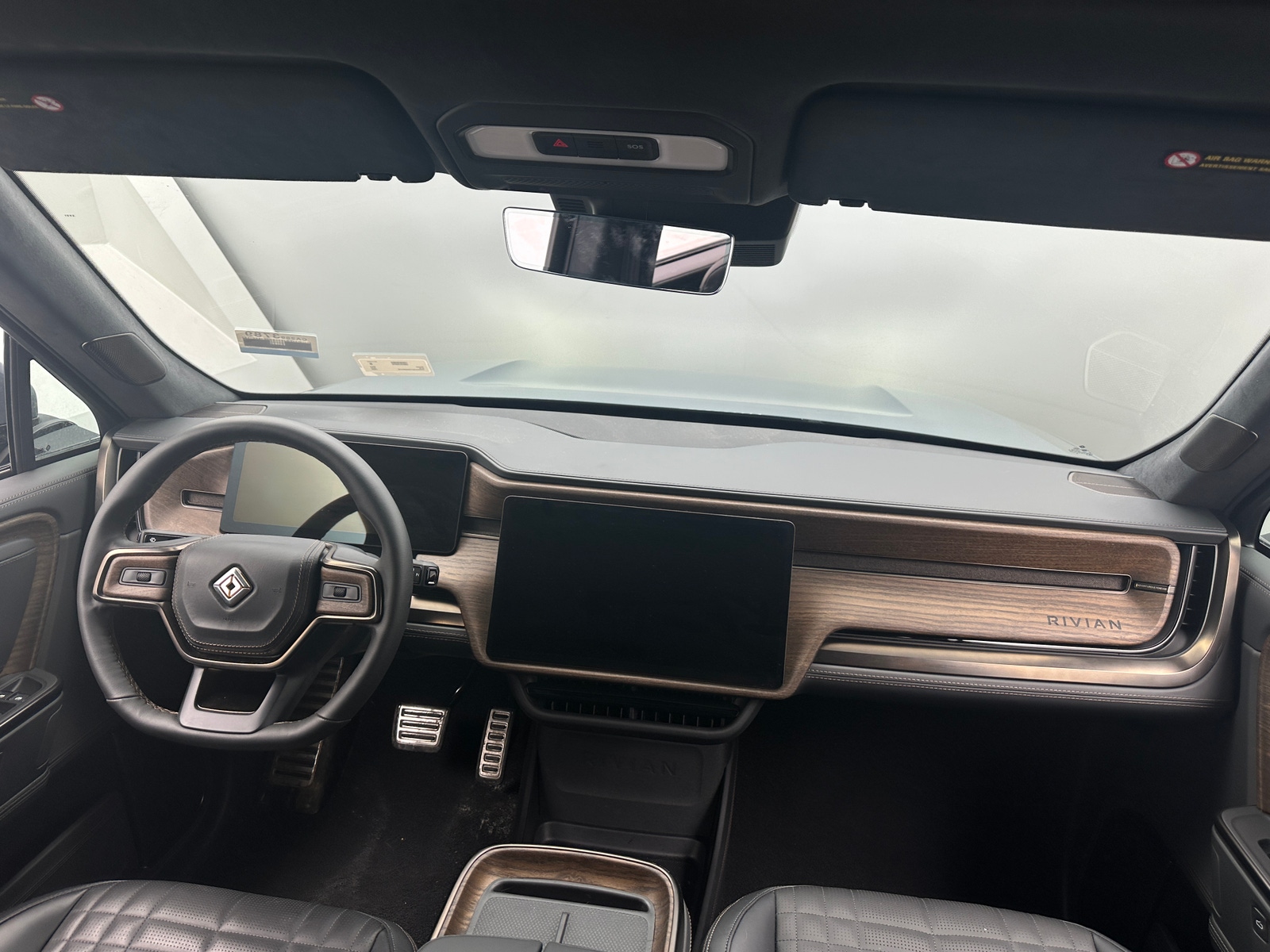 Thumbnail: 2025 Rivian R1S - 2