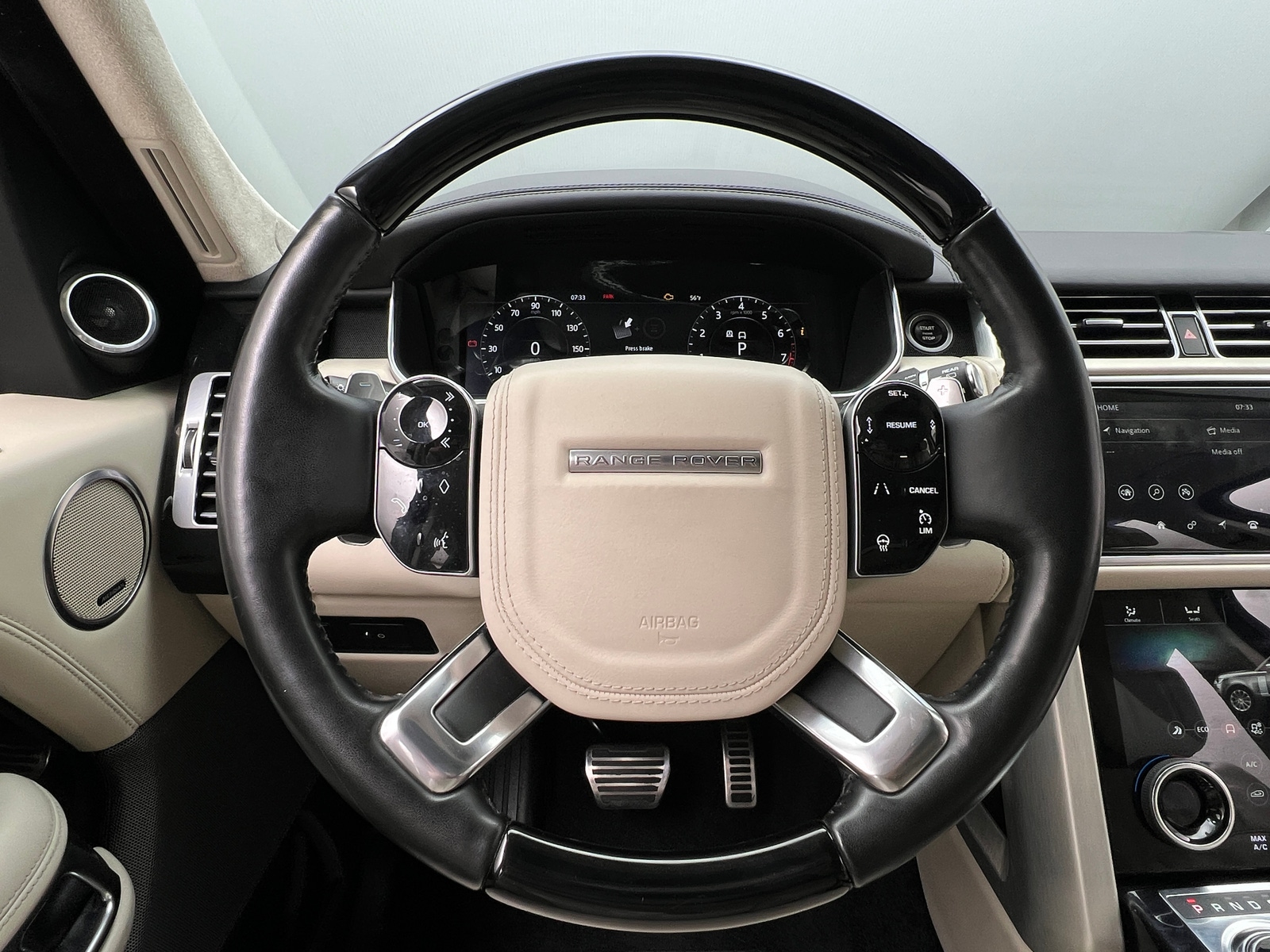 Thumbnail: 2019 Land Rover Range Rover - 4