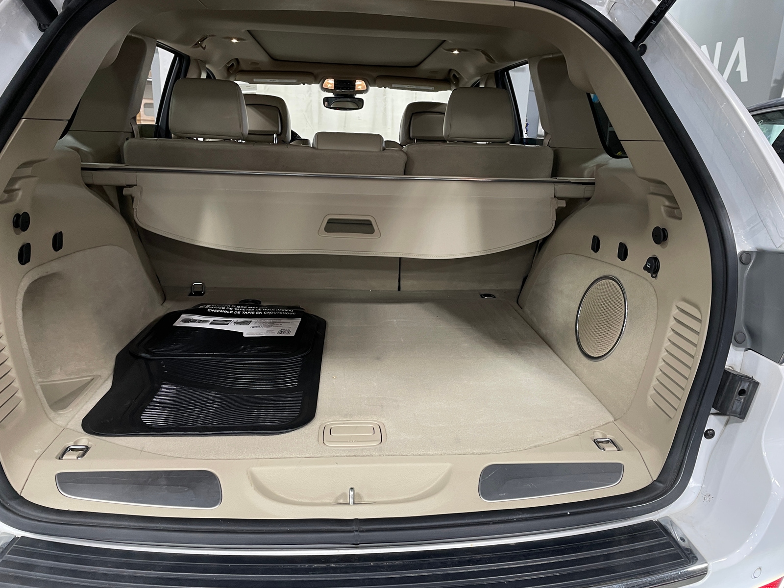 Thumbnail: 2020 Jeep Grand Cherokee - 6