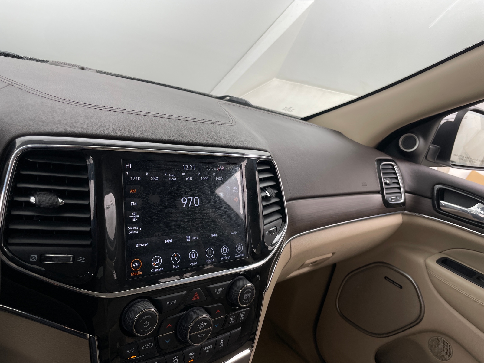 Thumbnail: 2020 Jeep Grand Cherokee - 3