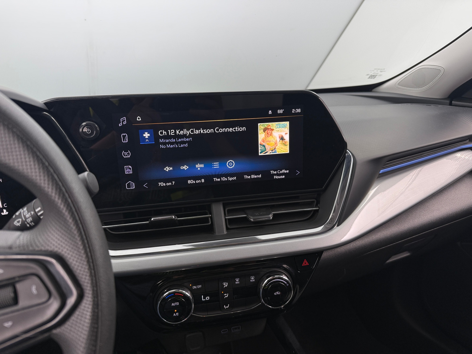 Thumbnail: 2025 Chevrolet Trax - 4