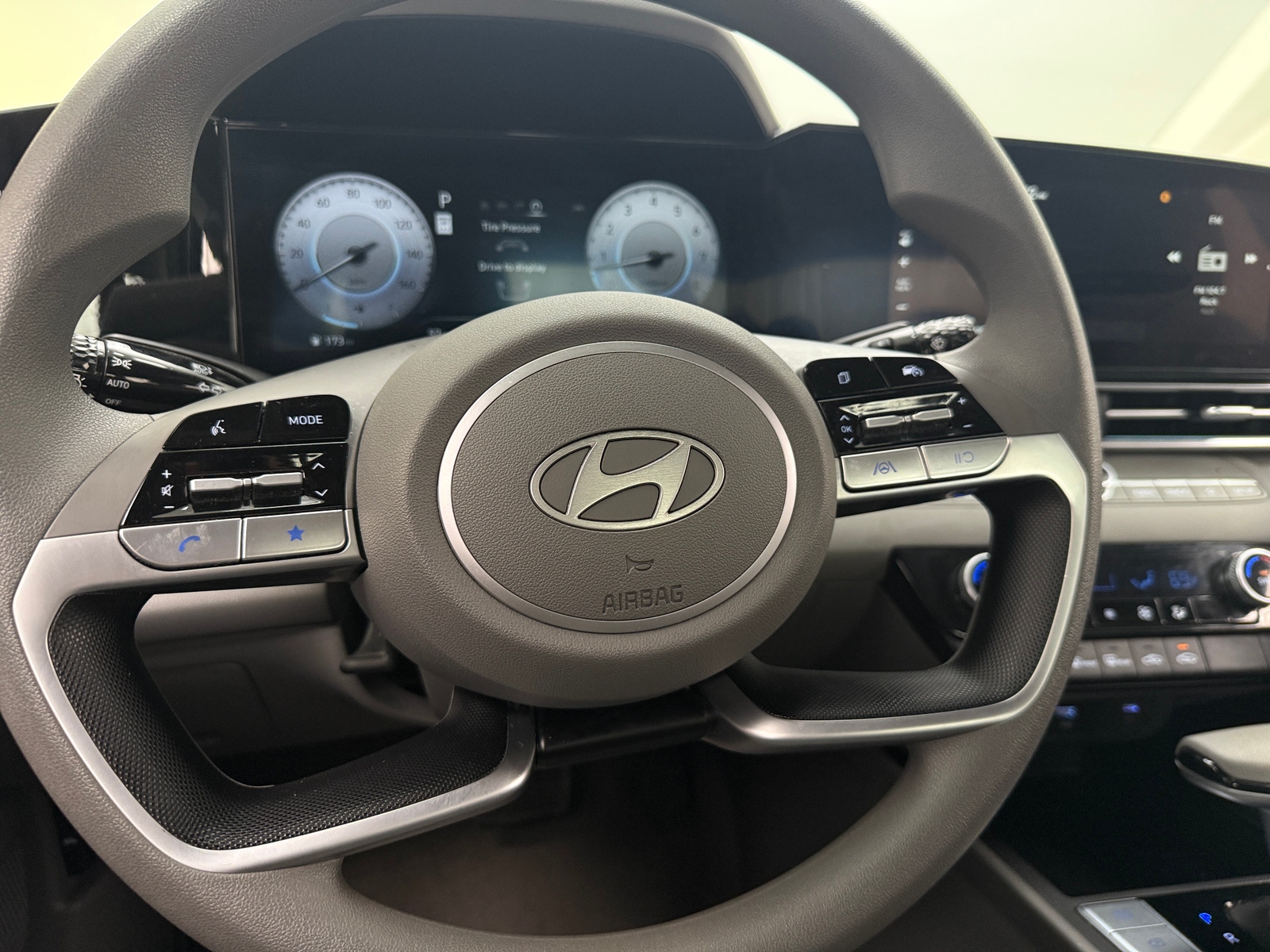 Thumbnail: 2024 Hyundai Elantra - 5