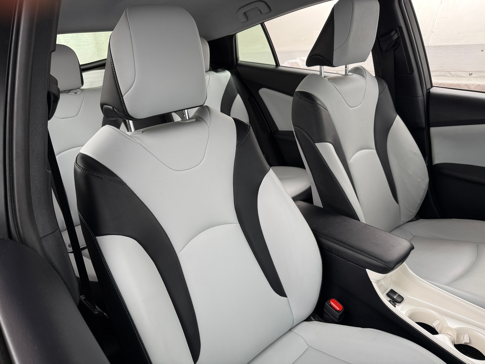 Thumbnail: 2017 Toyota Prius Prime - 2