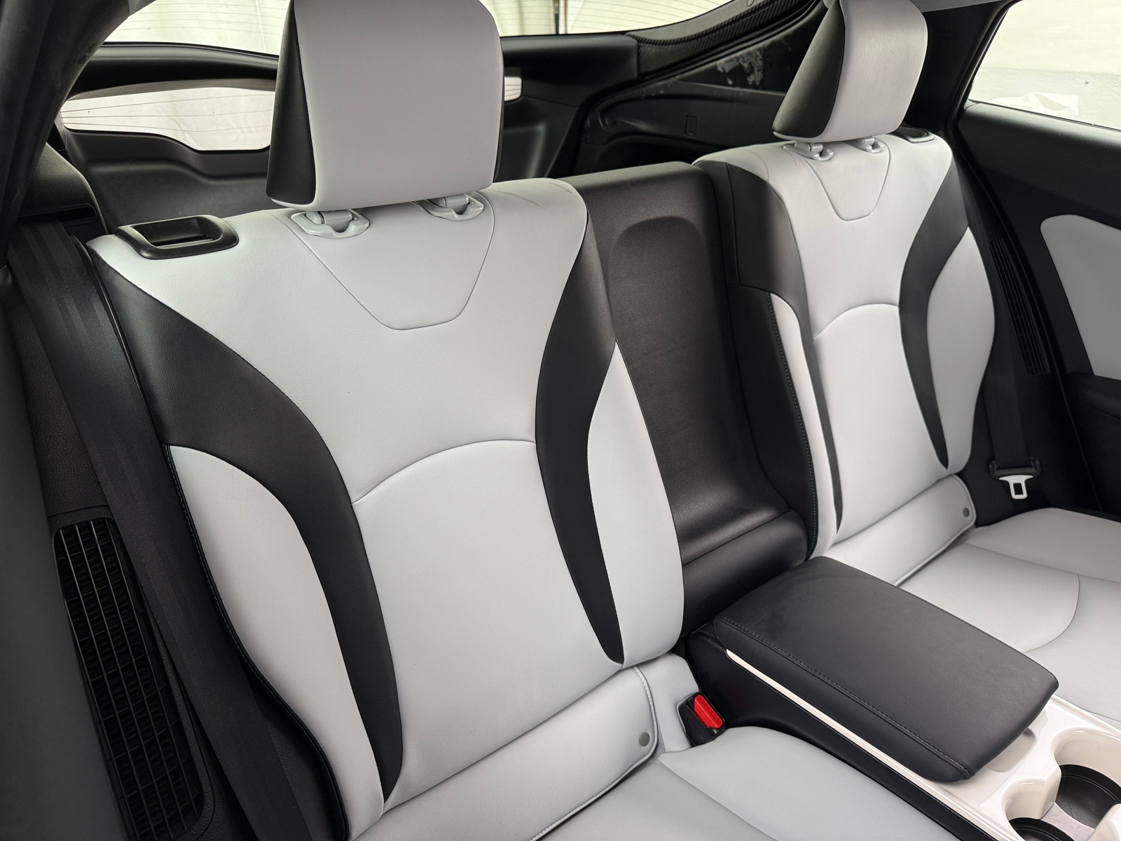 Thumbnail: 2017 Toyota Prius Prime - 6