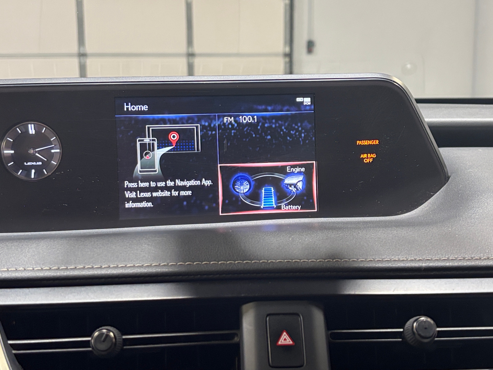 Thumbnail: 2020 Lexus UX - 3