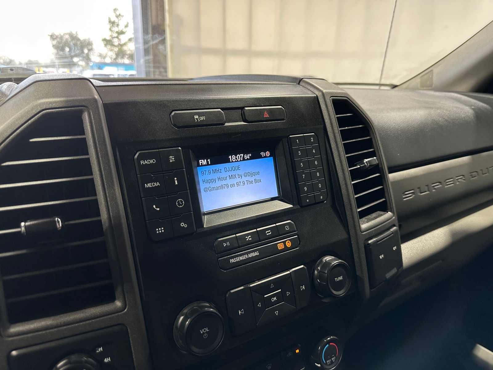 Thumbnail: 2020 Ford Econoline - 3