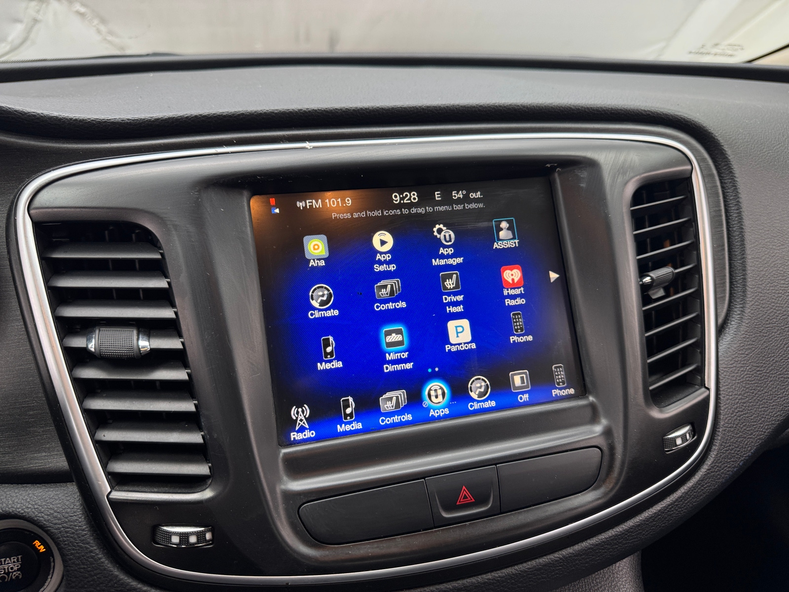 Thumbnail: 2016 Chrysler 200 - 3