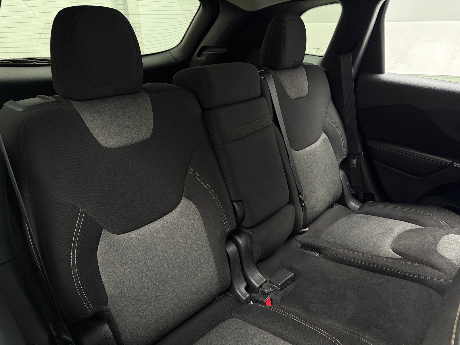 Thumbnail: 2016 Jeep Cherokee - 6