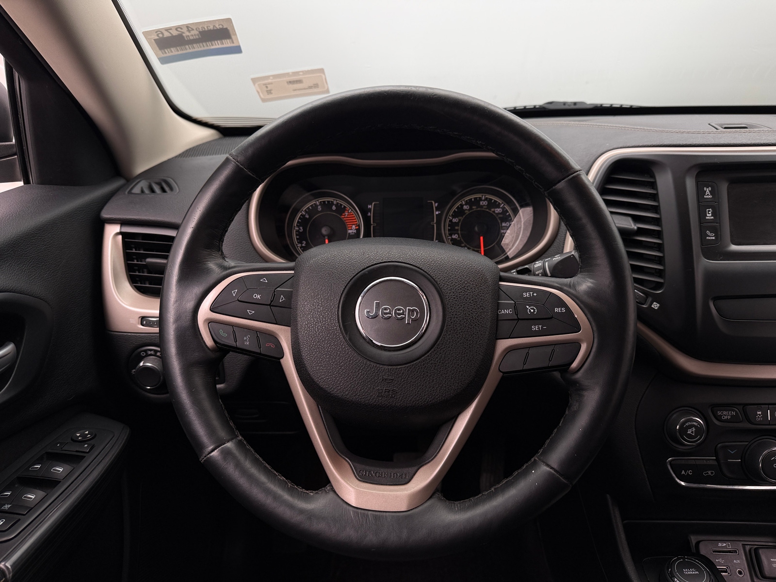 Thumbnail: 2016 Jeep Cherokee - 5