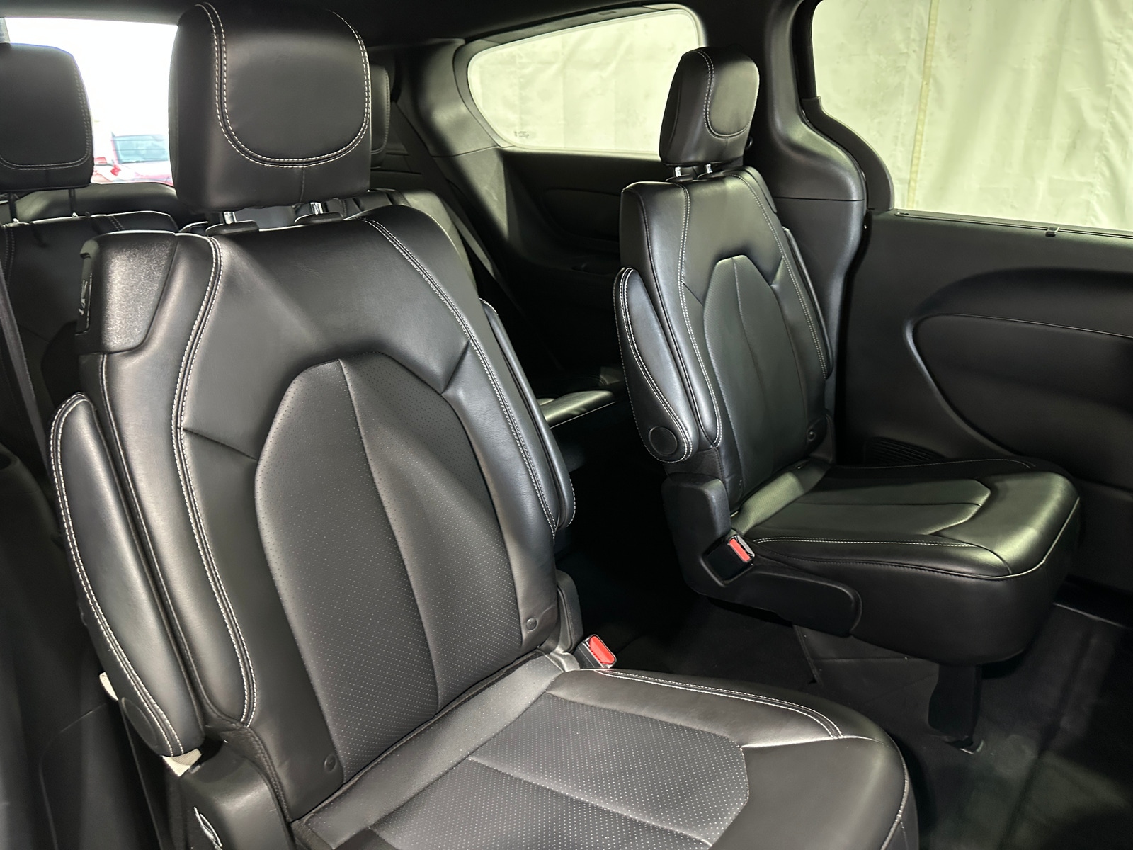 Thumbnail: 2025 Chrysler Pacifica - 5