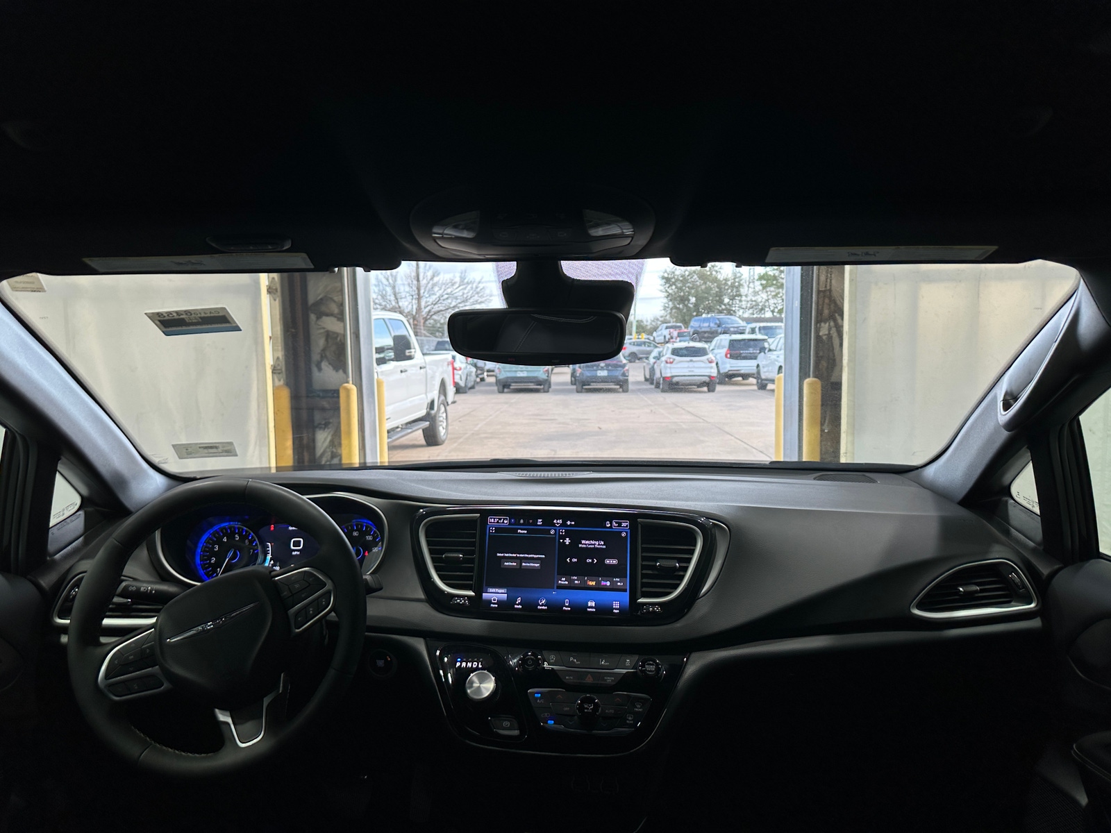 Thumbnail: 2025 Chrysler Pacifica - 2