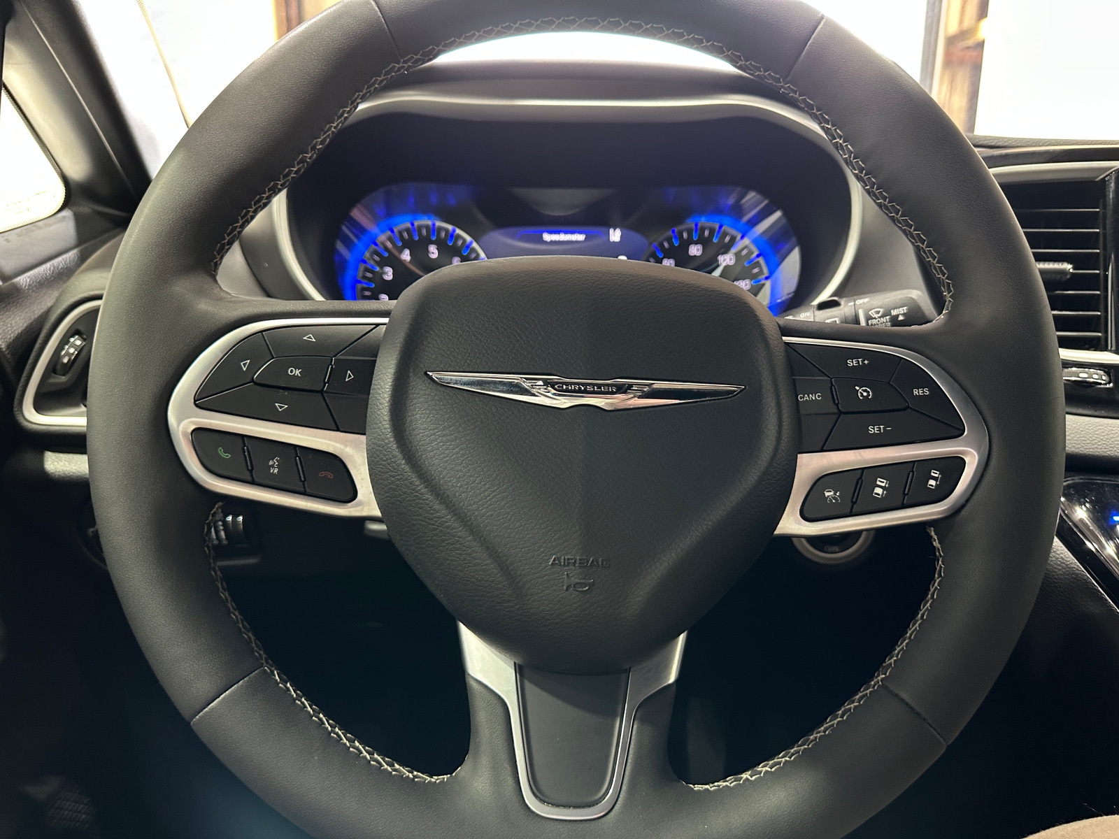 Thumbnail: 2025 Chrysler Pacifica - 4