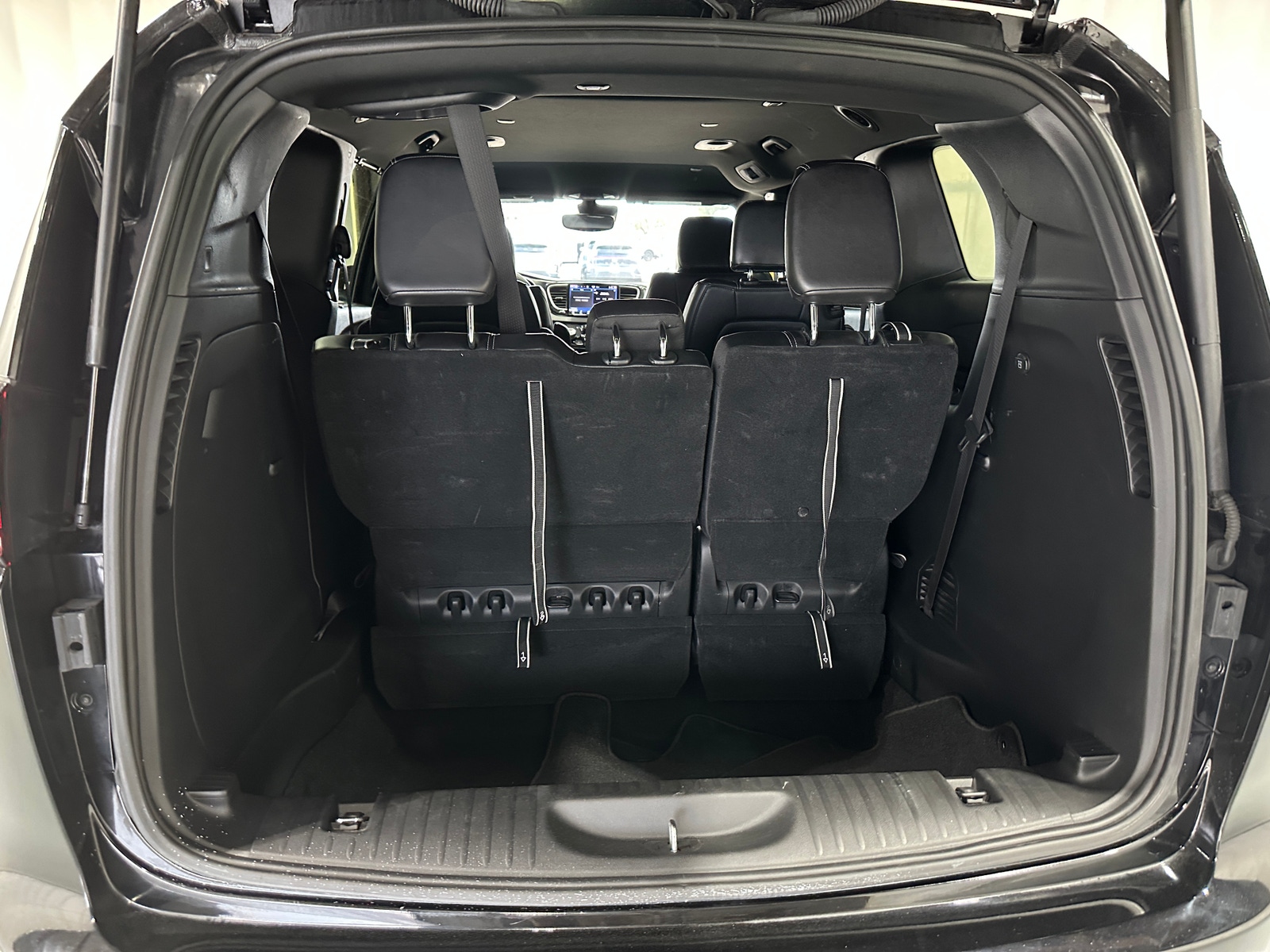 Thumbnail: 2025 Chrysler Pacifica - 6