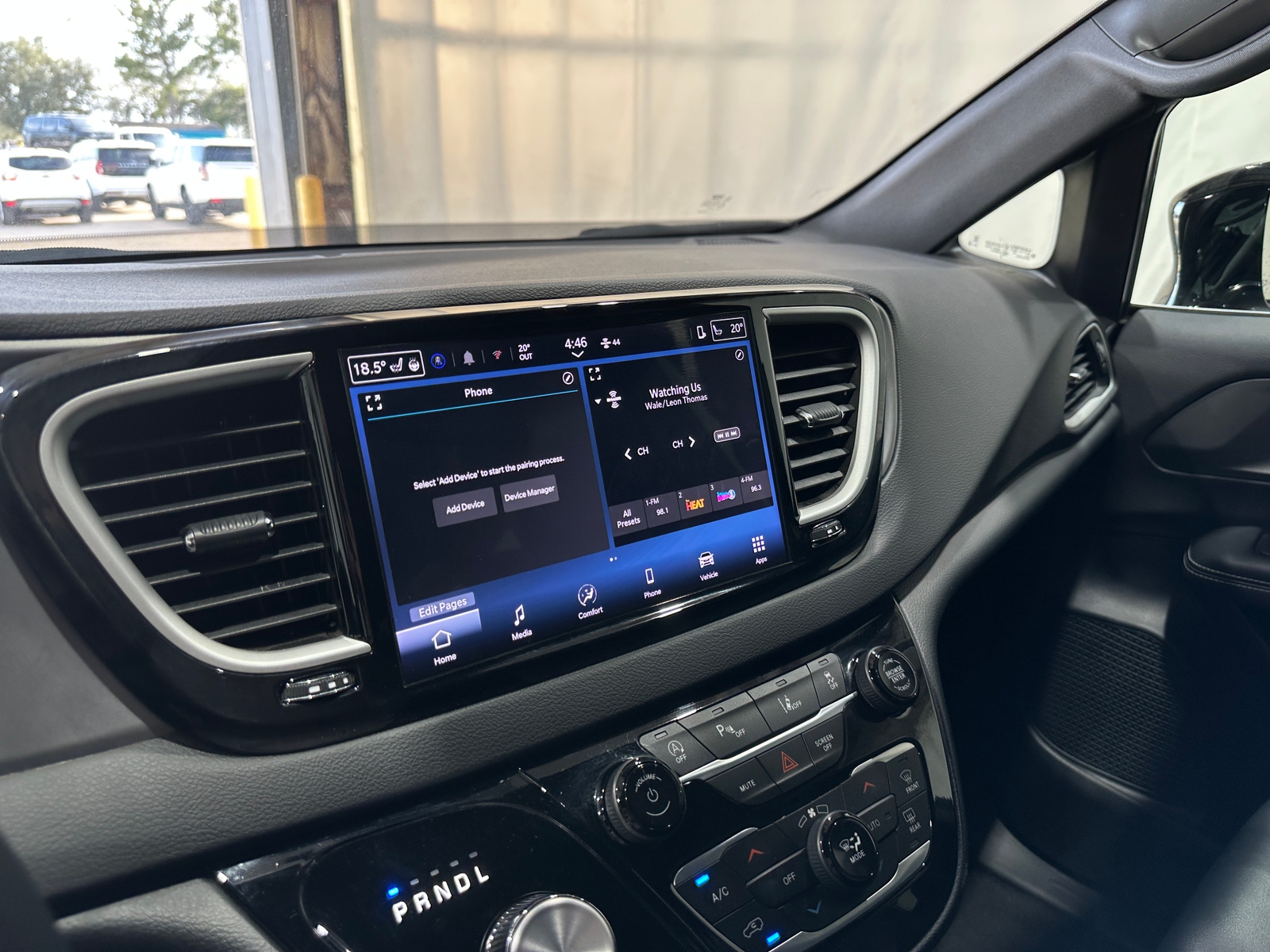 Thumbnail: 2025 Chrysler Pacifica - 3