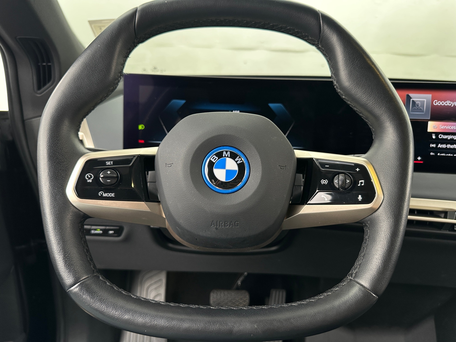 Thumbnail: 2023 BMW iX - 4