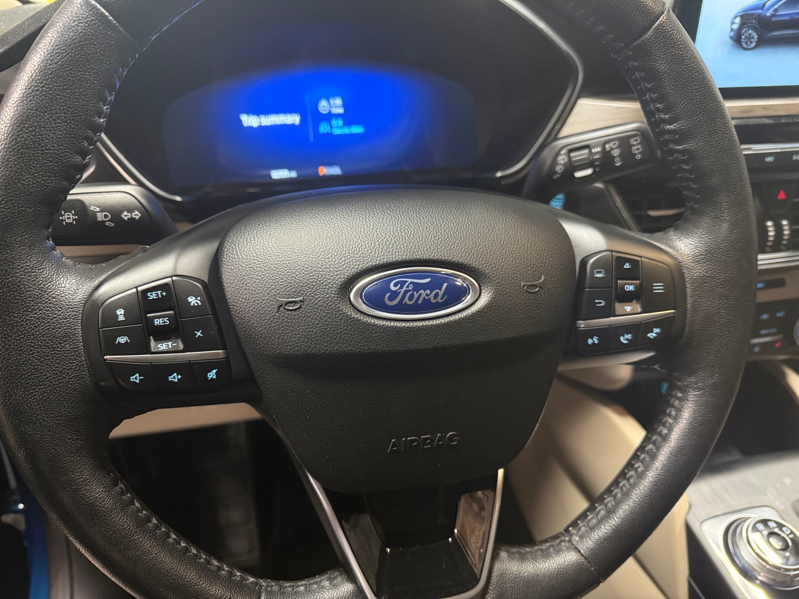 Thumbnail: 2020 Ford Escape - 4