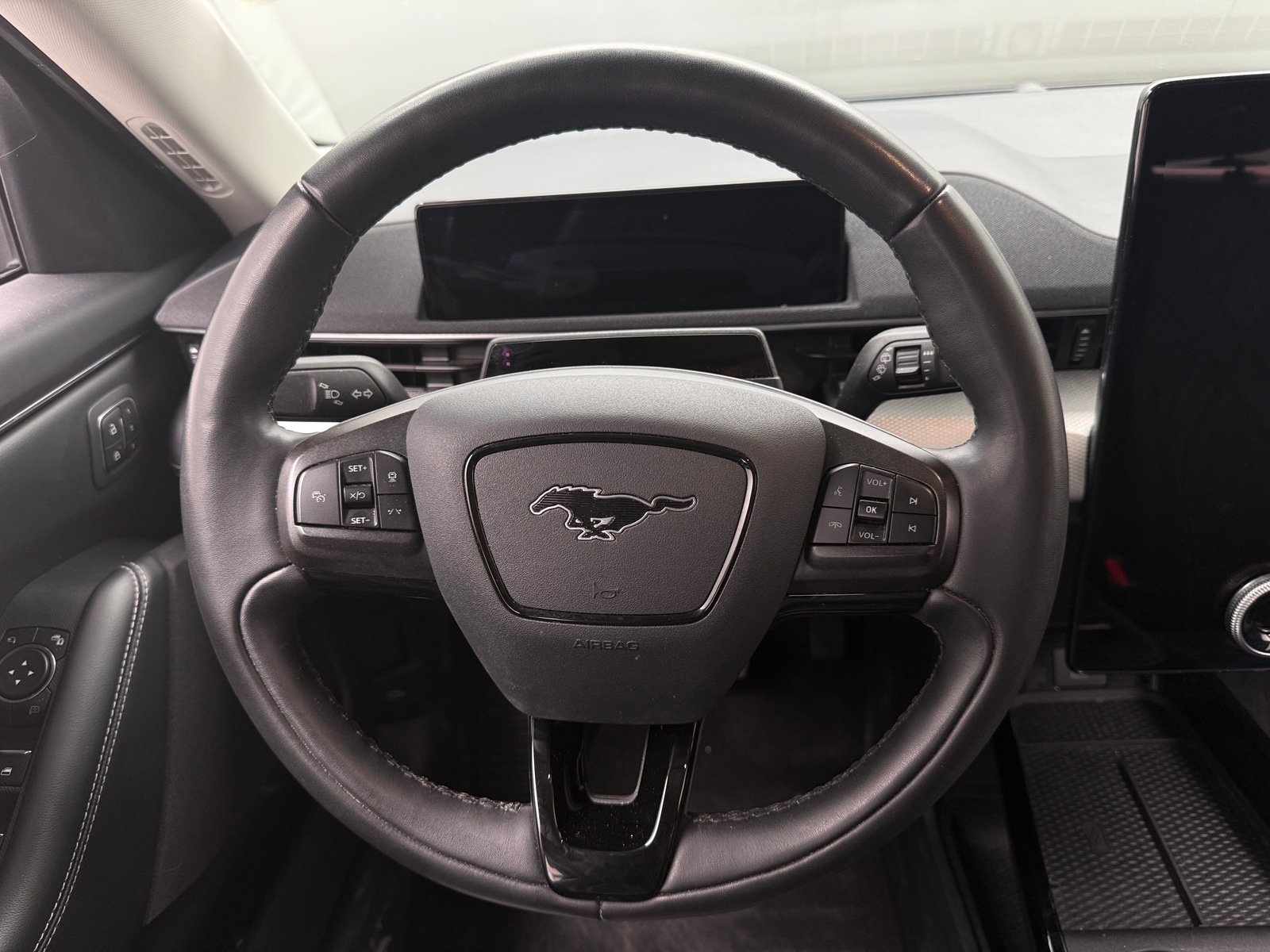 Thumbnail: 2022 Ford Mustang Mach-E - 4